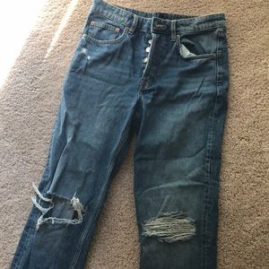 Divided Ripped Jeans - Size: 4